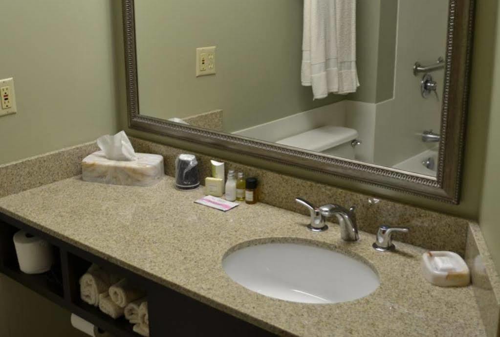 Euro-Suites Hotel Morgantown Extérieur photo