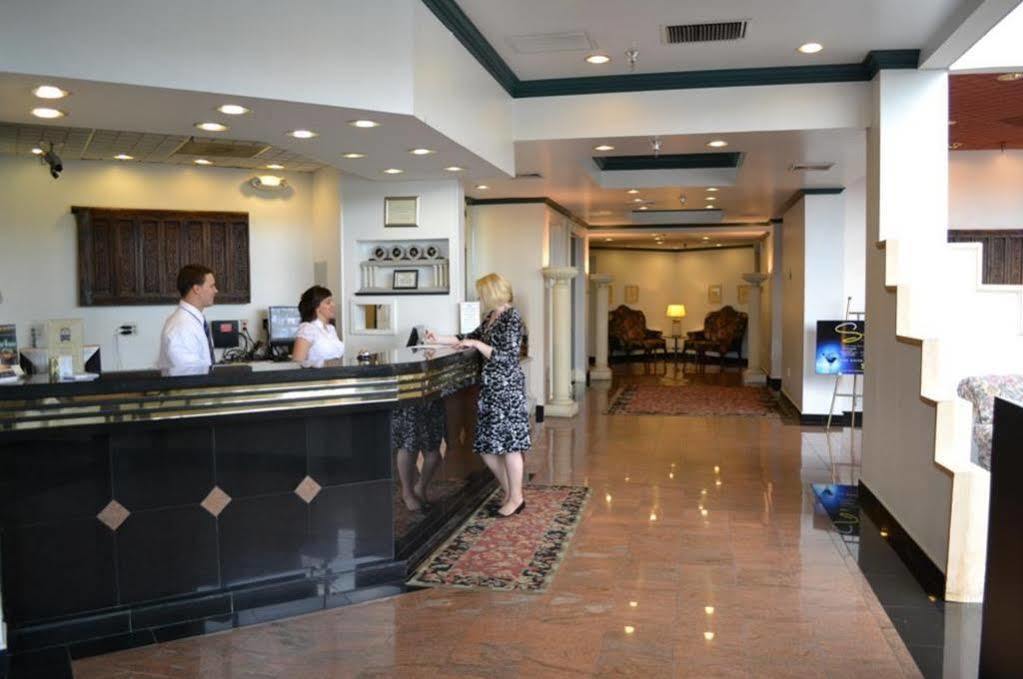 Euro-Suites Hotel Morgantown Extérieur photo